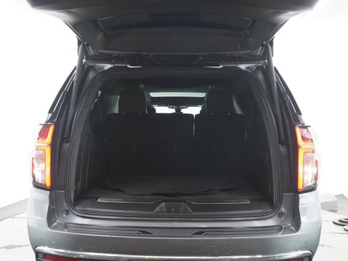 Used 2021 Chevrolet Suburban Premier w/ Premium Package AWD/4WD image 20