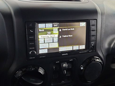 Used 2017 Jeep Wrangler Unlimited Sahara AWD/4WD image 17
