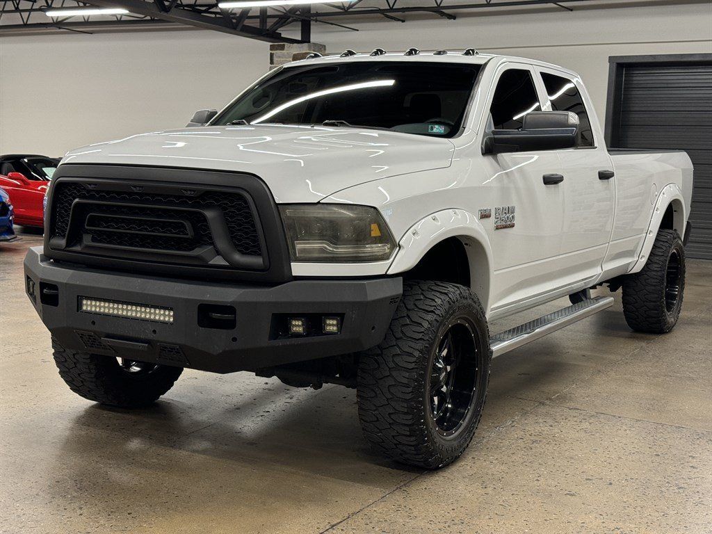 Used 2018 RAM 2500 Tradesman w/ Chrome Appearance Group AWD/4WD image 3