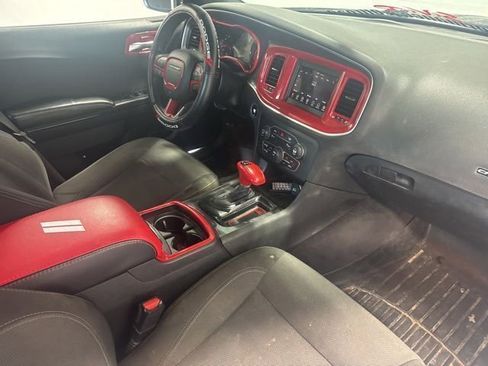 Used 2018 Dodge Charger SXT w/ Blacktop Package RWD image 23