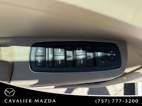 Used 2011 Chrysler 300 C w/ Sound Group RWD image 13
