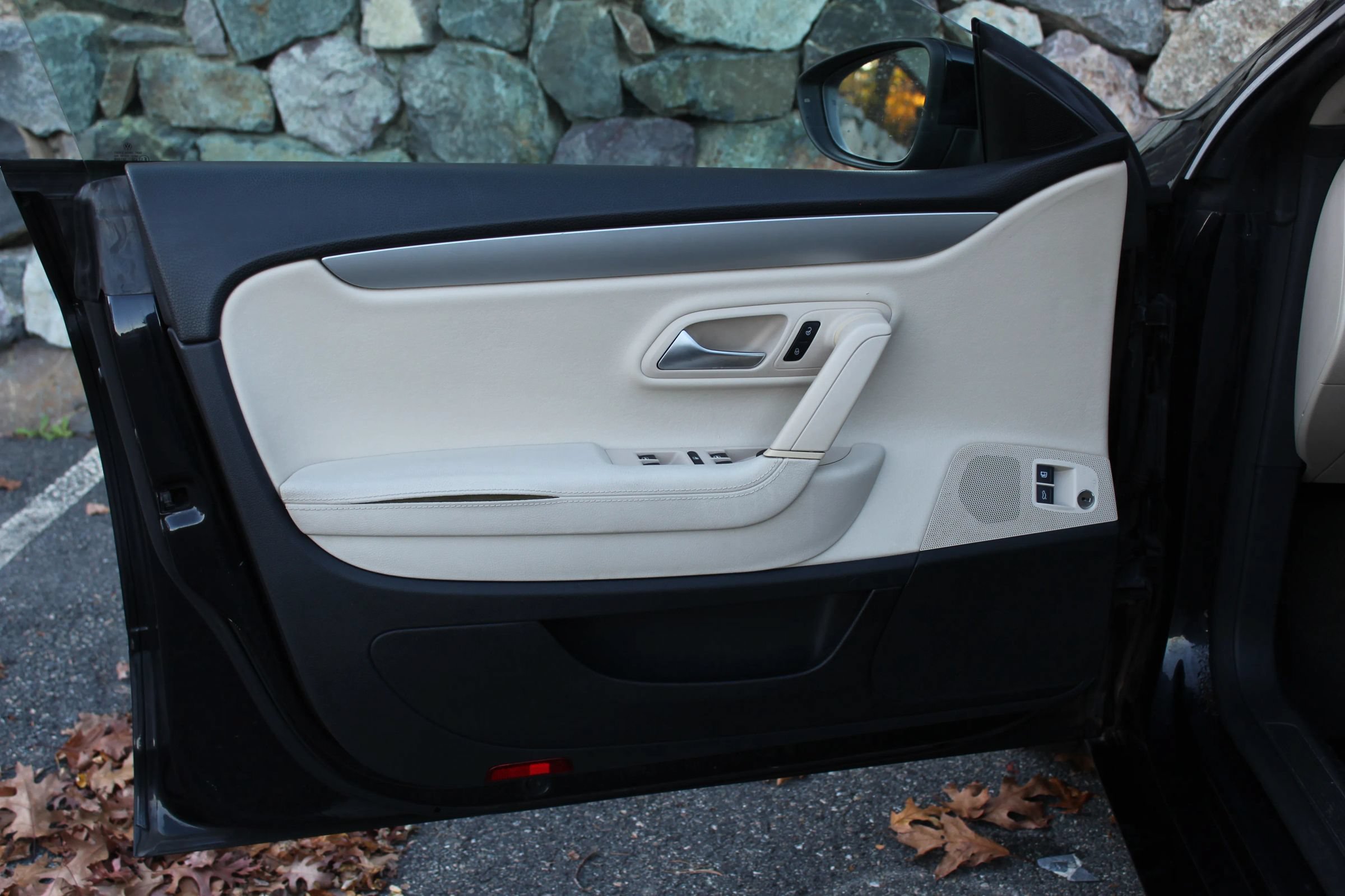 Used 2010 Volkswagen CC Sport FWD image 27