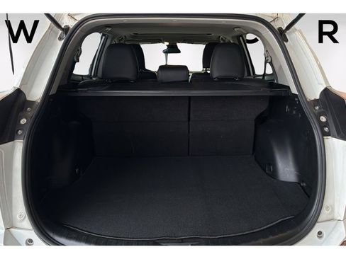 Used 2018 Toyota RAV4 XLE w/ Plus Extra Value Package FWD image 19