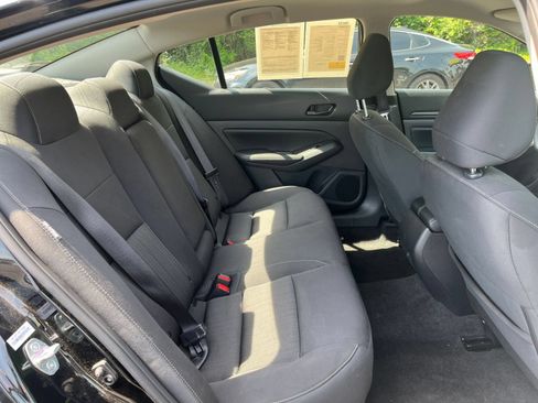 Used 2025 Nissan Altima 2.5 SV FWD image 40