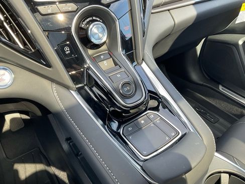 Certified 2025 Acura RDX SH-AWD image 18