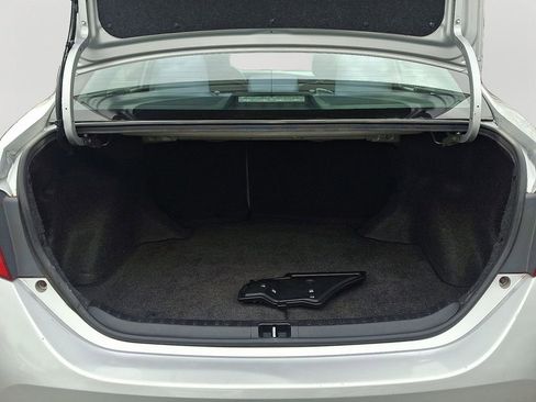 Used 2016 Toyota Corolla LE image 28