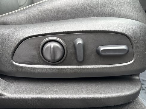 Used 2019 GMC Acadia Denali w/ Technology Package image 32