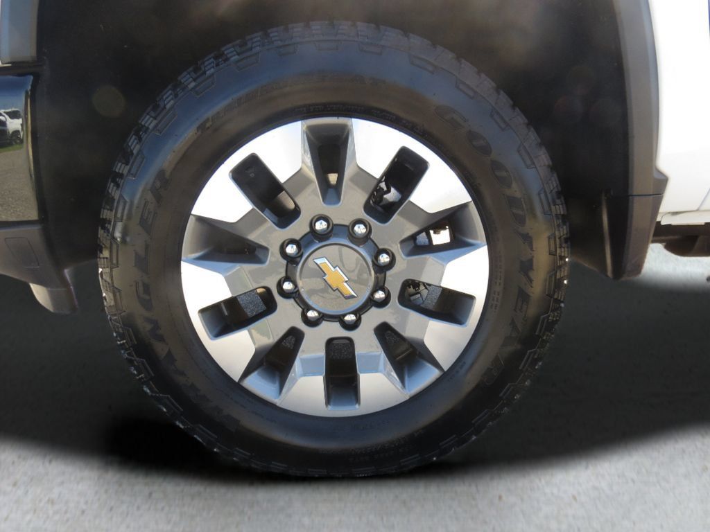 Certified 2025 Chevrolet Silverado 2500 Custom w/ Custom Value Package AWD/4WD image 12