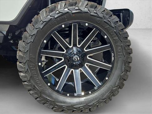 Used 2021 Jeep Wrangler Unlimited Rubicon 4xe w/ Safety Group AWD/4WD image 21