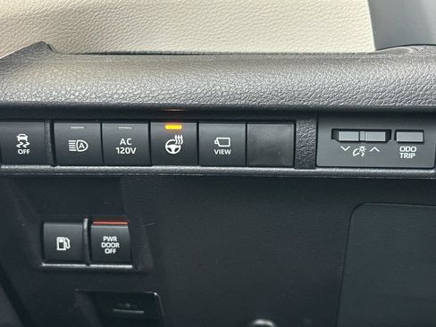 New 2026 Toyota Sienna Platinum AWD/4WD image 31