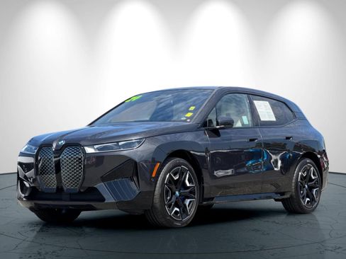 Used 2024 BMW iX xDrive50 w/ Sport Package AWD/4WD image 8
