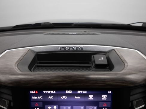 Used 2019 RAM 1500 Laramie image 38