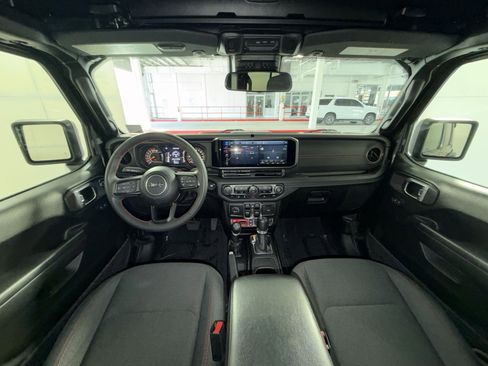 Used 2024 Jeep Wrangler Rubicon w/ Convenience Group image 22