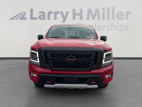 Used 2022 Nissan Titan PRO-4X w/ Pro-4x Convenience Package image 8