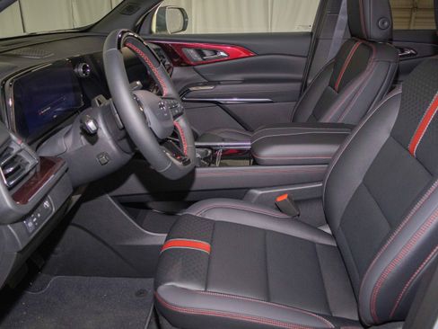 New 2026 Chevrolet Traverse RS w/ LPO, Floor Liner Package image 9