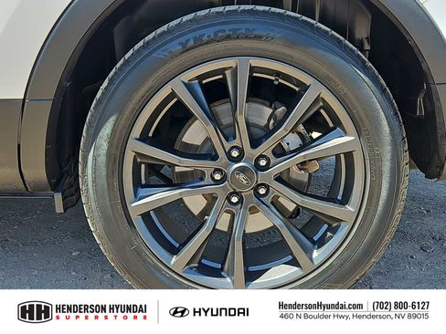Used 2018 Ford Explorer XLT w/ Equipment Group 202A FWD image 13