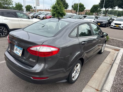 Used 2019 Ford Fiesta SE FWD image 3