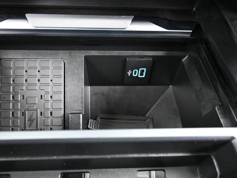 Used 2024 Ford F250 Platinum image 24