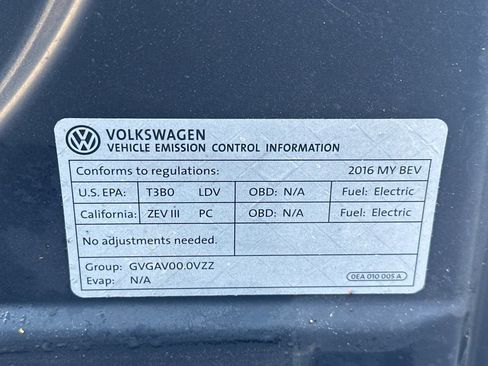 Used 2016 Volkswagen e-Golf SE w/ DC Fast Charging Package image 20