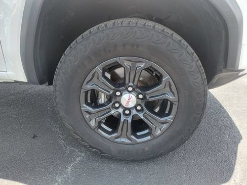 Used 2024 GMC Canyon Elevation w/ Convenience Package RWD image 8