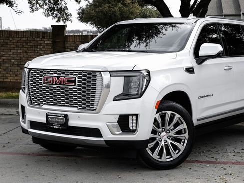 Used 2022 GMC Yukon XL Denali image 8