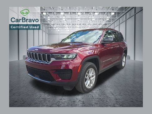 Used 2025 Jeep Grand Cherokee Laredo X w/ Luxury Tech Group I AWD/4WD image 1