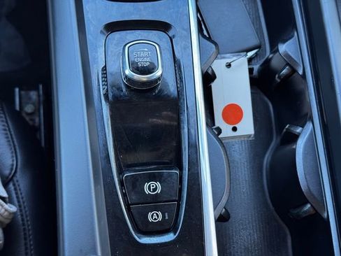 Used 2023 Volvo XC60 B5 Core image 32