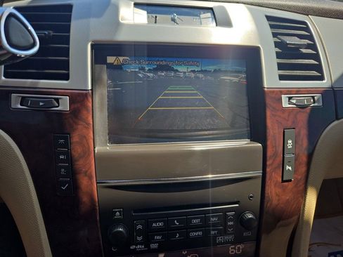 Used 2012 Cadillac Escalade Luxury image 13