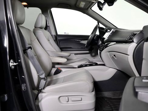 Used 2017 Honda Pilot Elite image 47