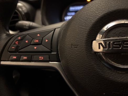 Used 2018 Nissan Kicks SV image 14