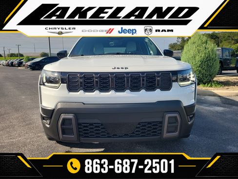 Used 2026 Jeep Cherokee Laredo AWD/4WD image 2