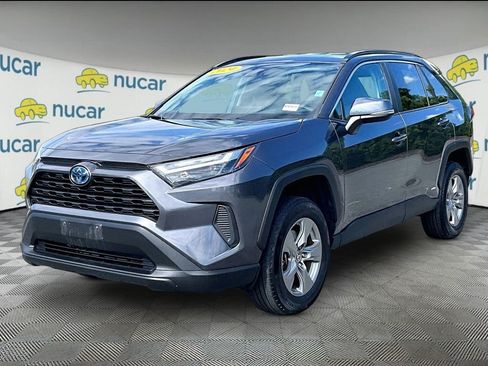 Used 2024 Toyota RAV4 XLE AWD/4WD image 3