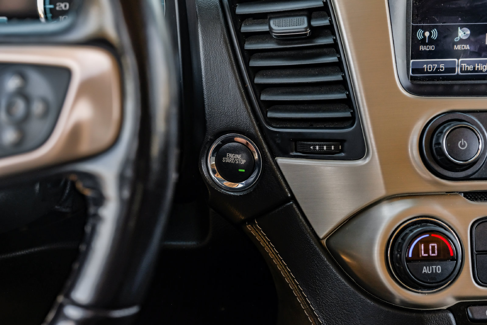 Used 2018 GMC Yukon Denali RWD image 28