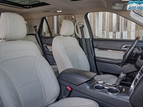 Used 2019 Ford Explorer Platinum image 22