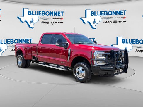 Used 2026 Ford F350 Lariat w/ FX4 Off-Road Package AWD/4WD image 3