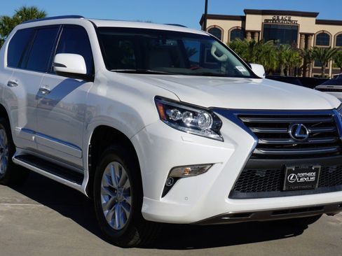 Used 2015 Lexus GX 460 image 3