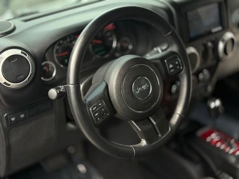 Used 2016 Jeep Wrangler Rubicon w/ Power Convenience Group image 15