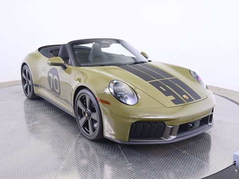 Used 2026 Porsche 911 Carrera GTS RWD image 9