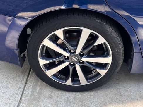 Used 2017 Nissan Altima 2.5 SR FWD image 11