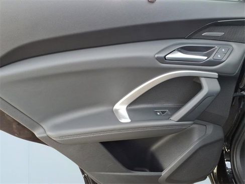 Used 2025 Audi Q5 Premium Plus w/ Premium Plus image 15