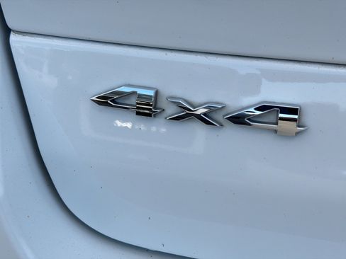 Used 2022 Jeep Grand Cherokee Limited w/ Luxury Tech Group II image 11