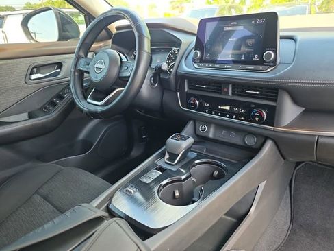 Used 2023 Nissan Rogue SV FWD image 16