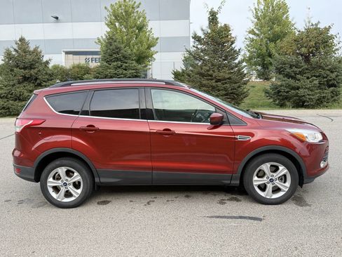 Used 2015 Ford Escape SE w/ Equipment Group 201A image 4