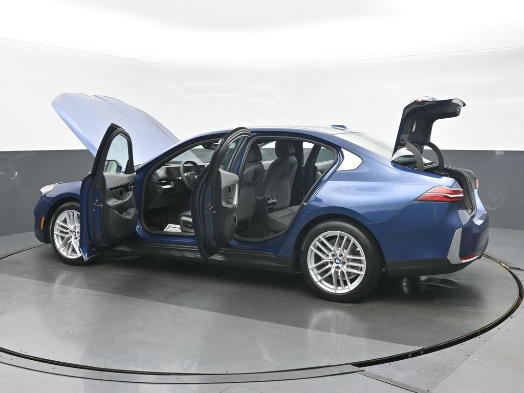 Used 2024 BMW 530i xDrive w/ Premium Package AWD/4WD image 42