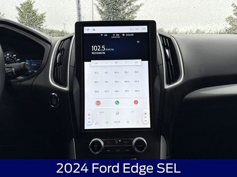 Used 2024 Ford Edge SEL image 21