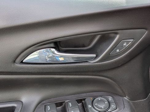 Used 2019 Chevrolet Equinox LT image 12