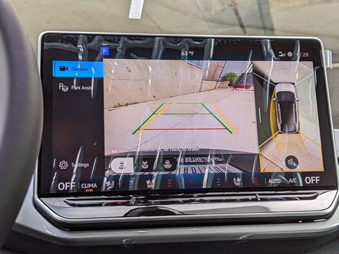 New 2025 Volkswagen ID.4 Pro S Plus image 17