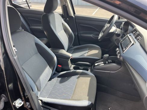 Used 2025 Nissan Versa SV FWD image 35