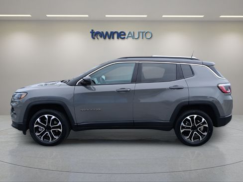 Used 2023 Jeep Compass Limited AWD/4WD image 3
