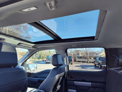 Used 2022 Ford F150 Lariat image 11